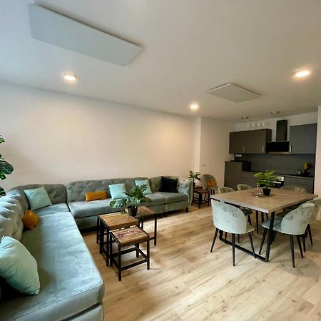 Neu Goldstadt Wunderschoenes 2 Zimmer Apartament Schloessle Zentrum プフォルツハイム エクステリア 写真
