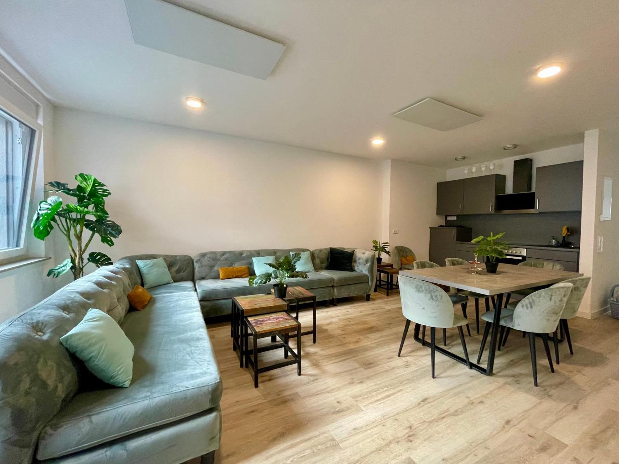 Neu Goldstadt Wunderschoenes 2 Zimmer Apartament Schloessle Zentrum プフォルツハイム エクステリア 写真