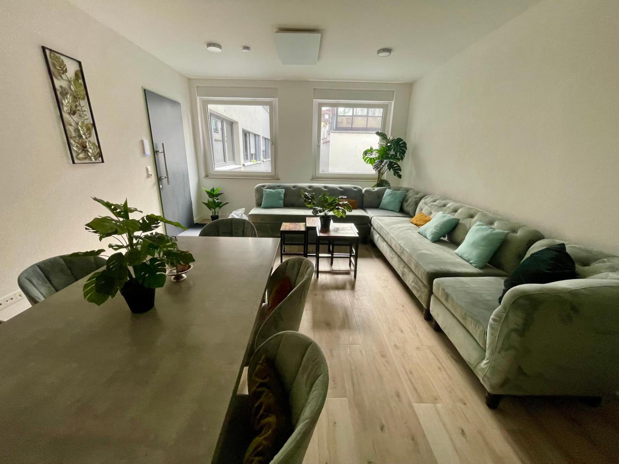 Neu Goldstadt Wunderschoenes 2 Zimmer Apartament Schloessle Zentrum プフォルツハイム エクステリア 写真