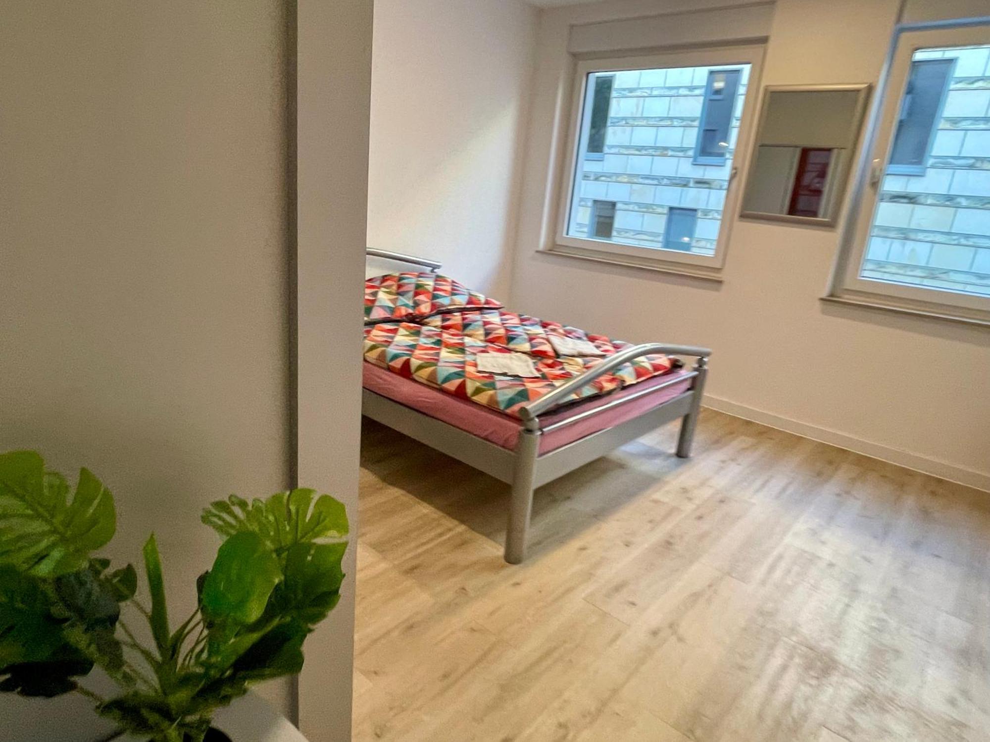 Neu Goldstadt Wunderschoenes 2 Zimmer Apartament Schloessle Zentrum プフォルツハイム エクステリア 写真