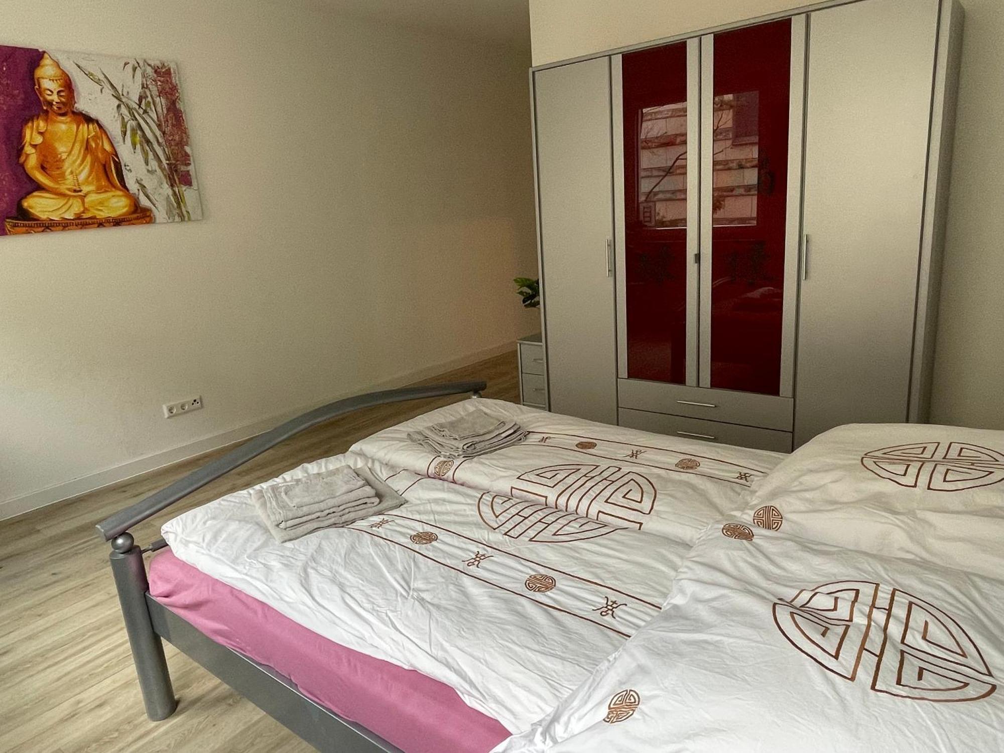 Neu Goldstadt Wunderschoenes 2 Zimmer Apartament Schloessle Zentrum プフォルツハイム エクステリア 写真